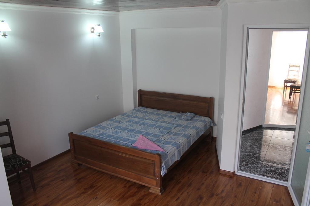 Guest House Maxim Makhinjauri Luaran gambar