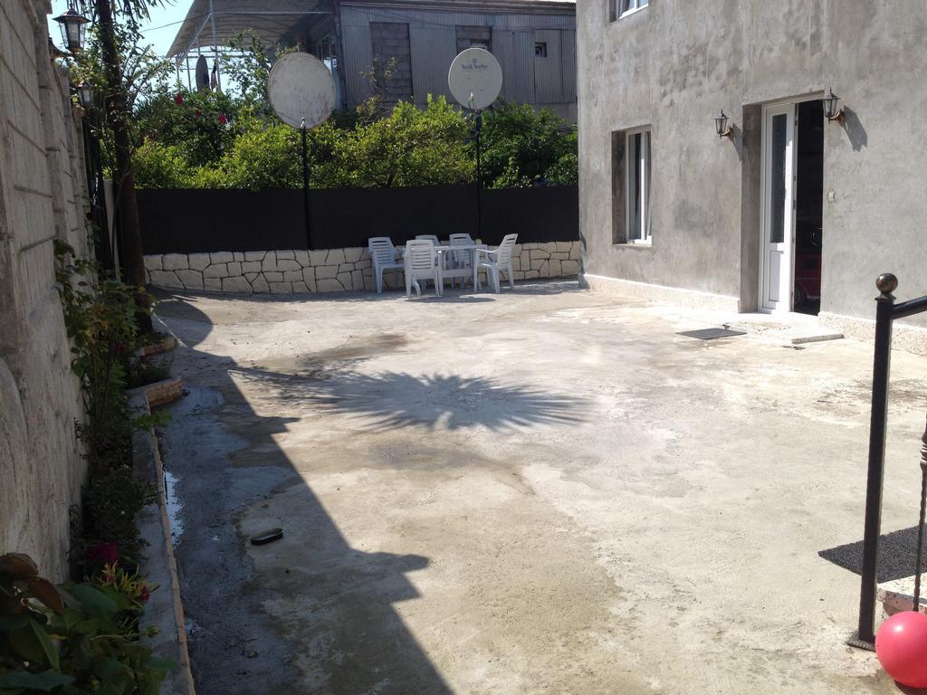 Guest House Maxim Makhinjauri Luaran gambar