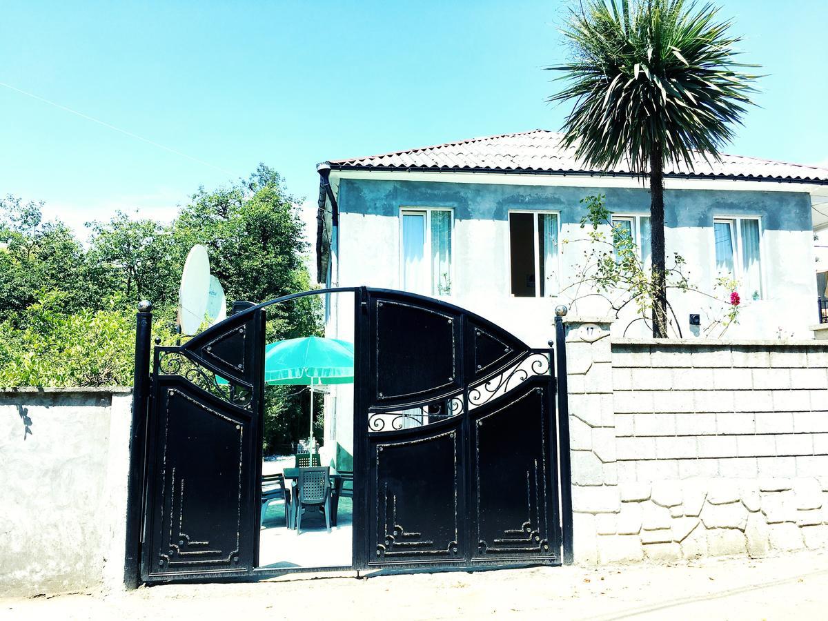 Guest House Maxim Makhinjauri Luaran gambar