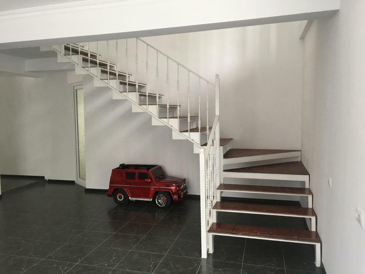 Guest House Maxim Makhinjauri Luaran gambar